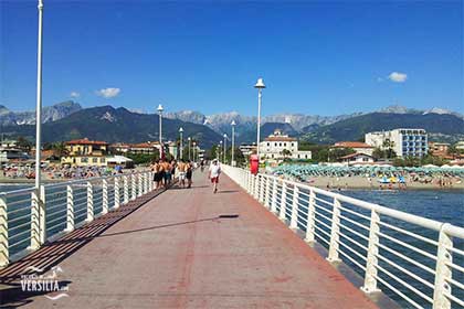 Il pontile di Marina di Massa