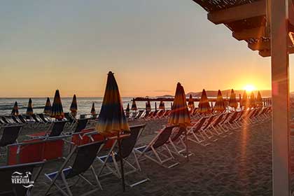 La spiaggia di Marina di Massa, zona Pontile